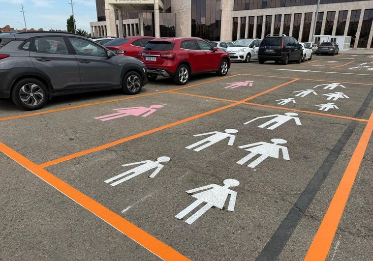 Las plazas reservadas para mujeres en León son «ilegales» y lo tildan de «ridículo»